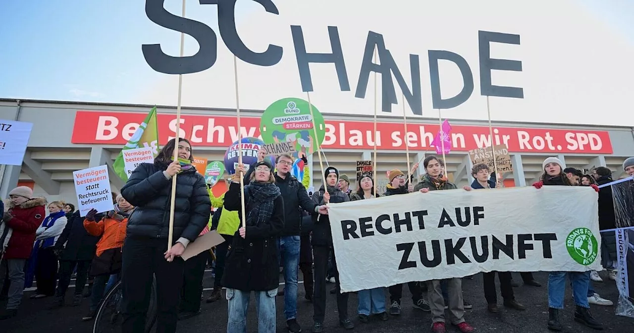 Proteste zum CDU-Parteitag - rund 700 Polizisten vor Ort