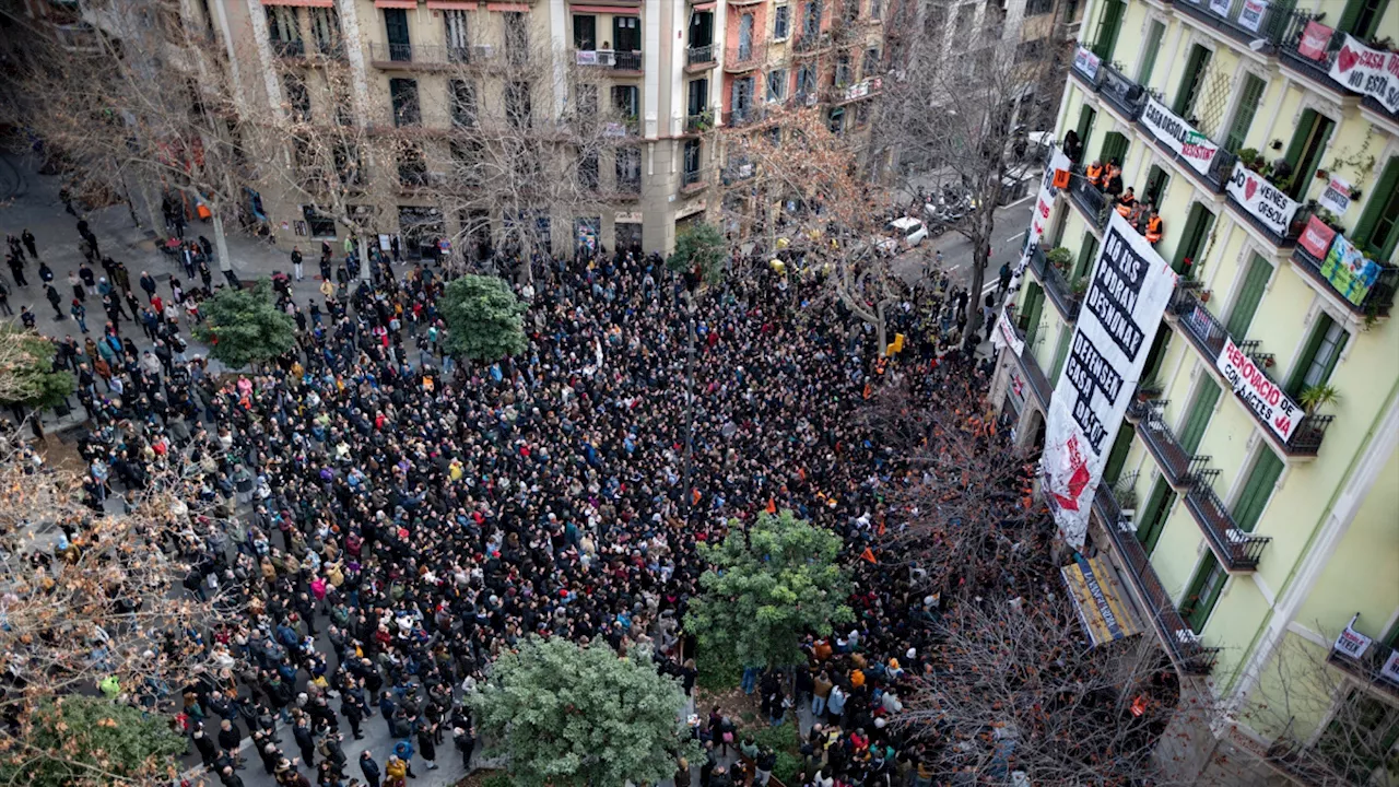 Aplazado el segundo intento de desahucio de la Casa Orsola de Barcelona