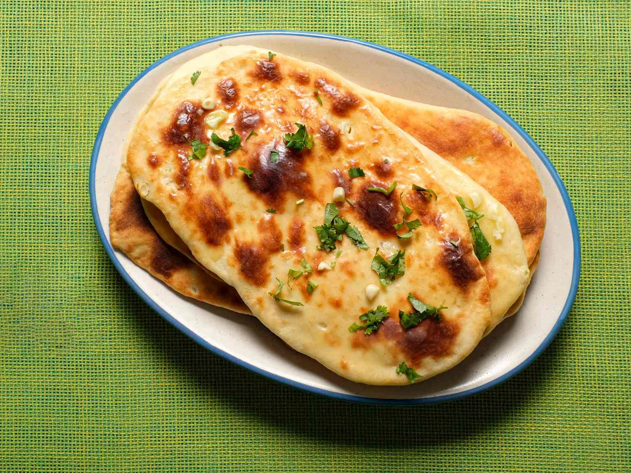 Homemade Garlic Naan: Tips and Tricks for Perfectly Puffy Bread