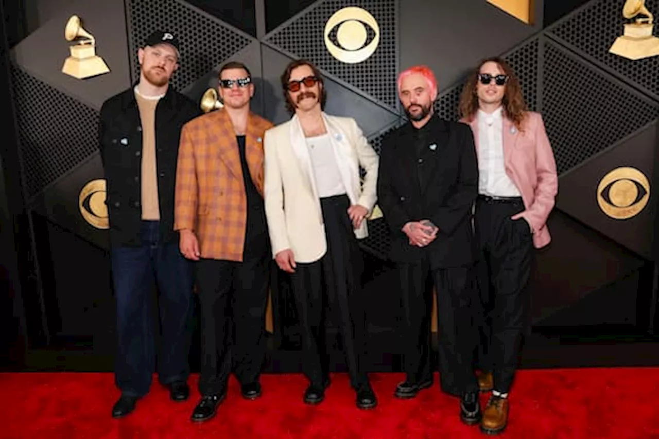 Grammy Awards 2025, le interviste a Kim Gordon, Idles e Sean Lennon sul Red Carpet