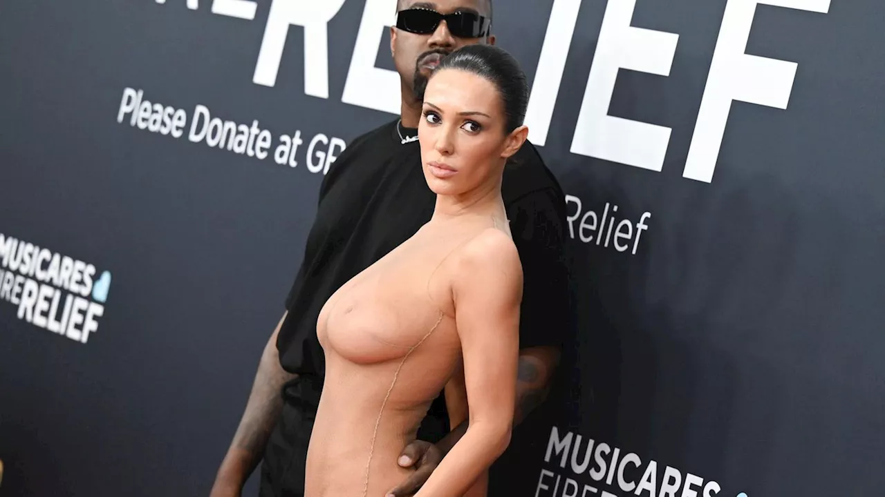 Kanye Wests Ehefrau Bianca Censori kreiert erneut Aufsehen mit durchsichtigem Outfit auf den Grammys