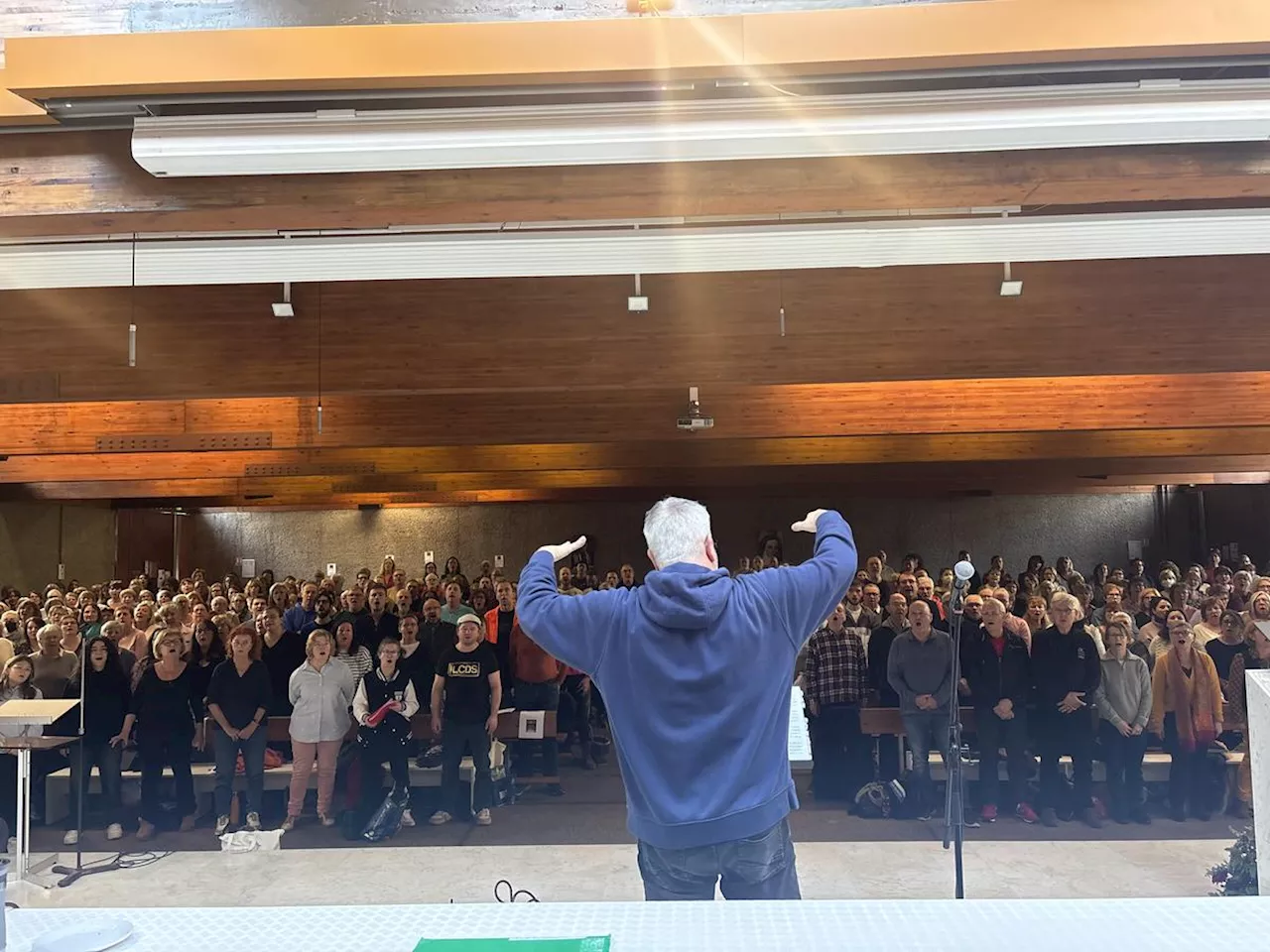 Bordeaux : dernière répétition pour les choristes des 15 000 voix avant le grand concert à l’Arena de Floirac