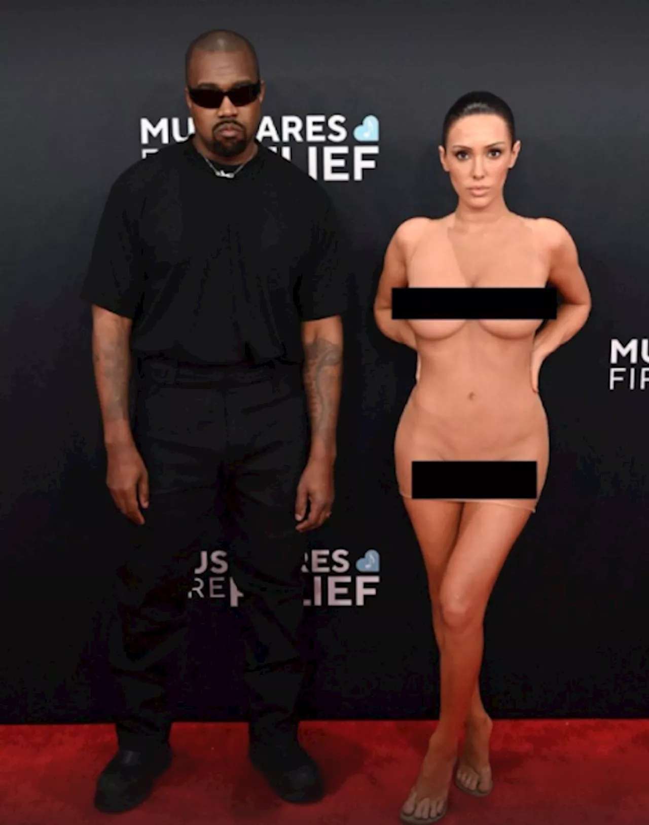 Kanye West e Bianca Censori allontanati dai Grammy Awards