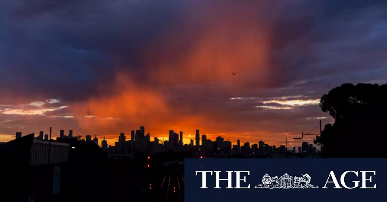 Cool change brings relief to Melbourne after another hot night