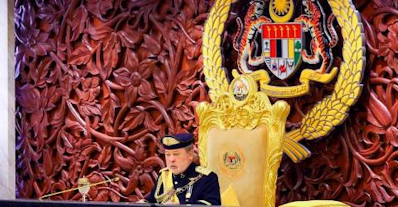 King Opens First Meeting of Fourth Session of Parliament