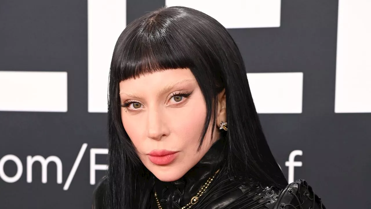 Lady Gaga crée la surprise aux Grammy Awards 2025 avec son retour fracassant sur la scène pop