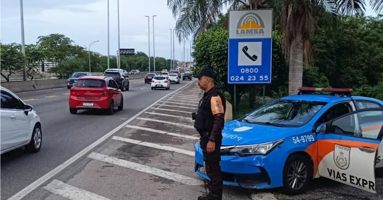 Homem morre baleado durante arrastão na Linha Amarela, no Rio