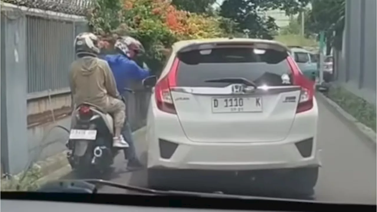 Pengguna Honda Jazz Ini Bikin Pemotor Naik Darah Hingga Ditabrak