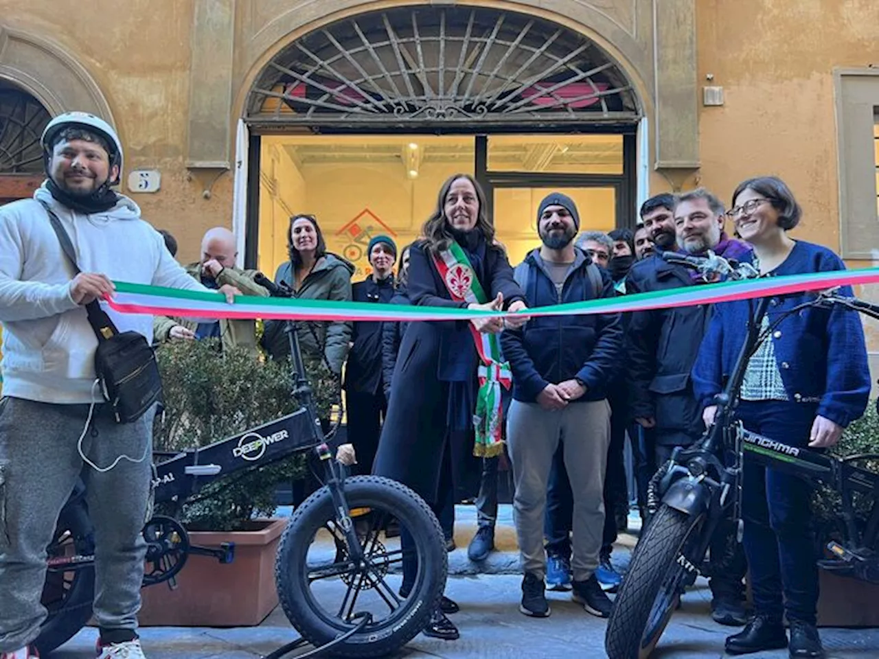 Firenze apre Casa rider: luogo di riposo e supporto per i ciclofattorini