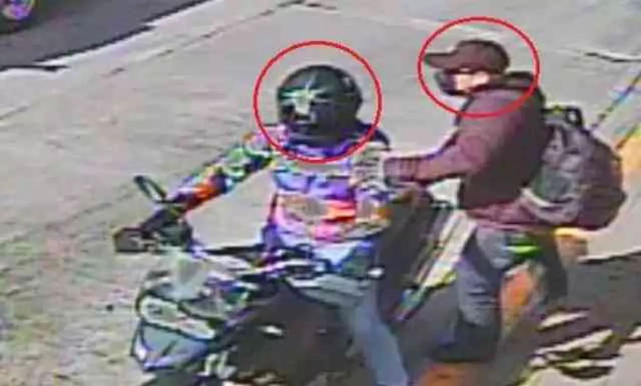 Asaltantes armados en moto atracan banco y escapan