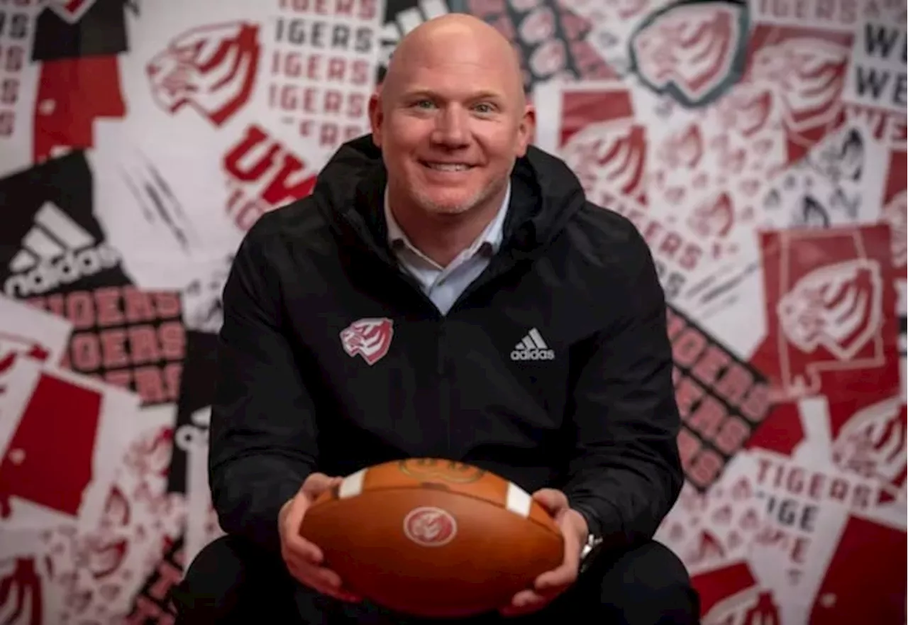 Former Alabama assistant Scott Cochran named head football coach at West Alabama