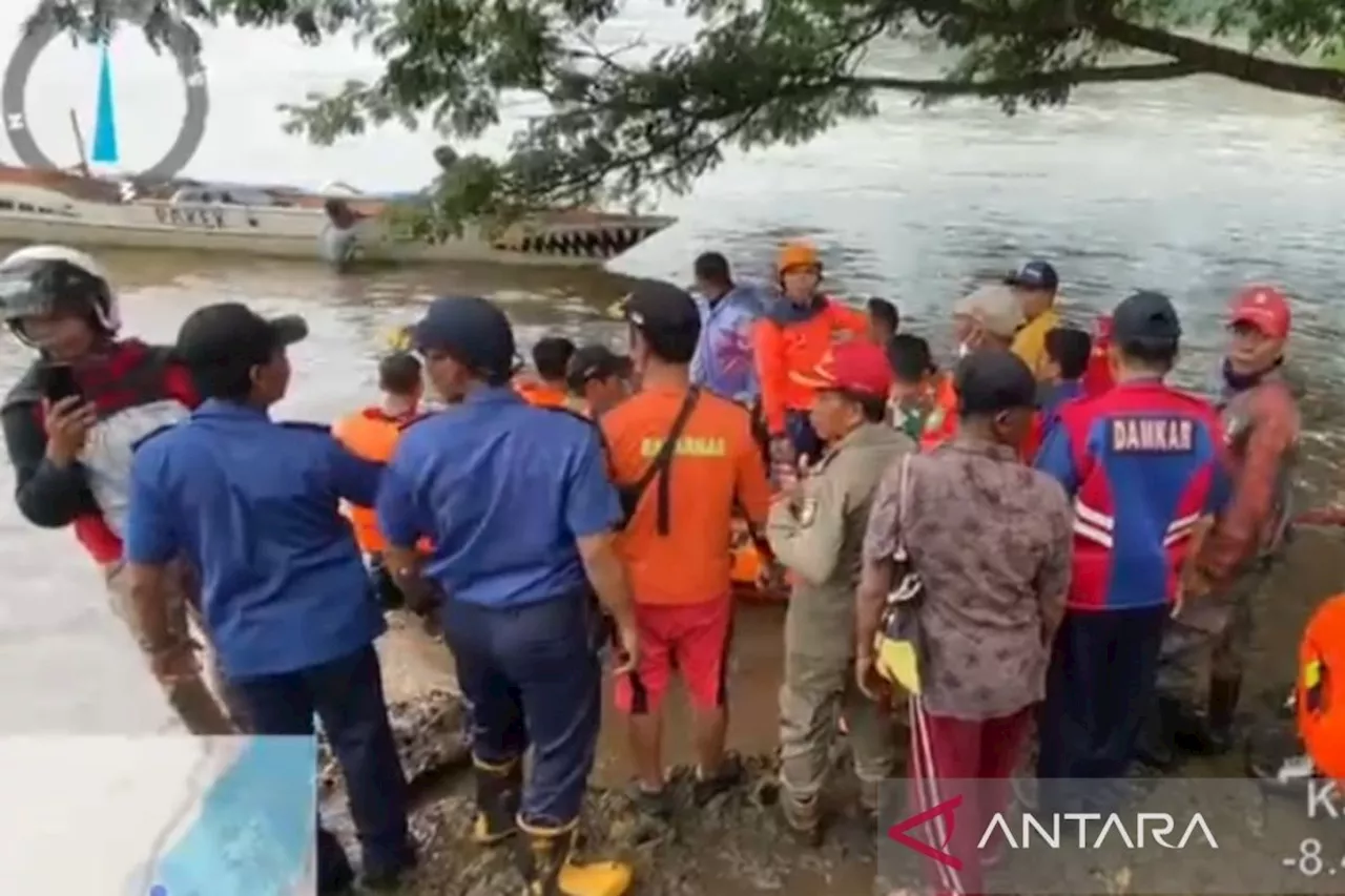 Tim SAR Gabungan Temukan Jasad Korban Banjir Bandang di Sumbawa