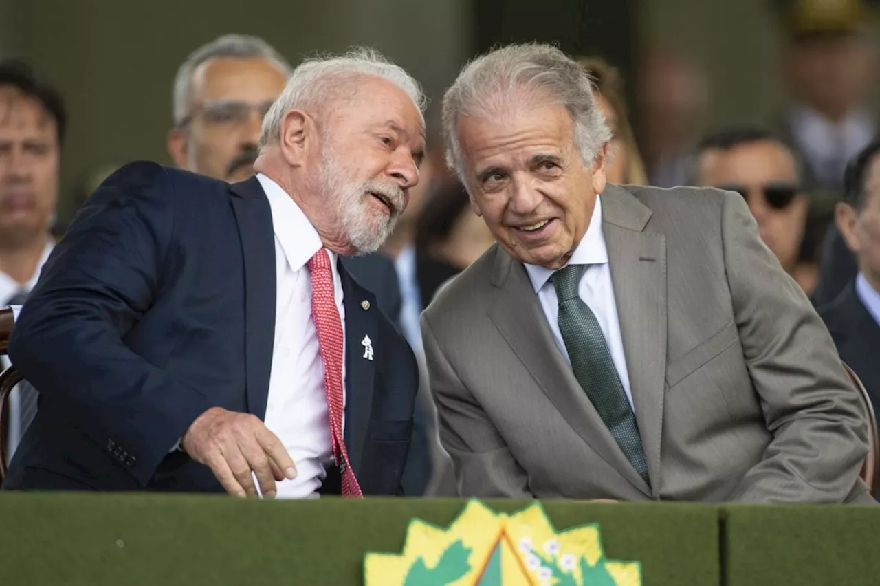 Múcio Monteiro Atende Pedido de Lula e Continua como Ministro da Defesa