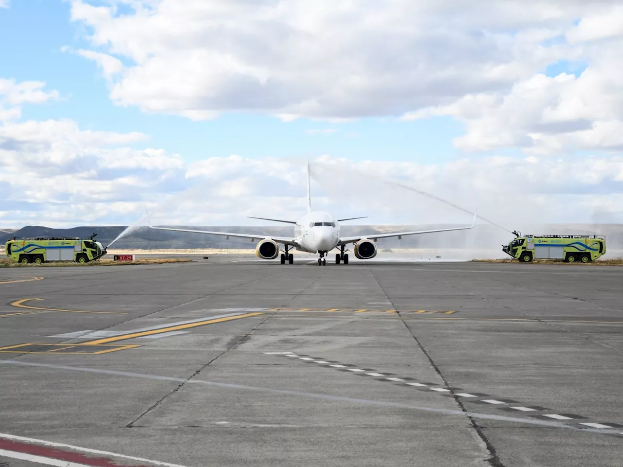 Flybondi recibió su quinto avión con tripulación extranjera en medio de las quejas por reprogramaciones y la multa de Kicillof