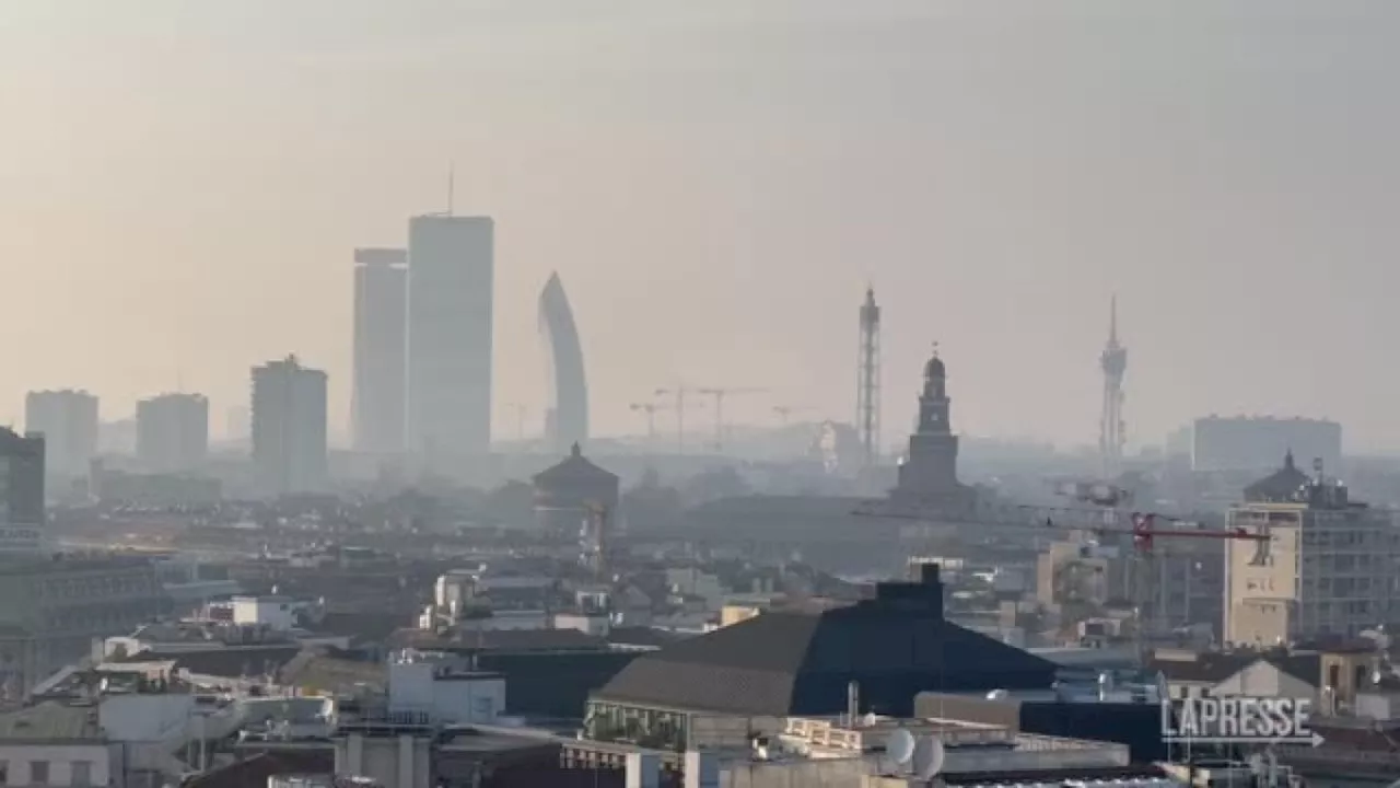 Le città più inquinate d'Italia sono Frosinone e Milano. Il rapporto di Legambiente: «Lo smog da noi causa 50mila morti»