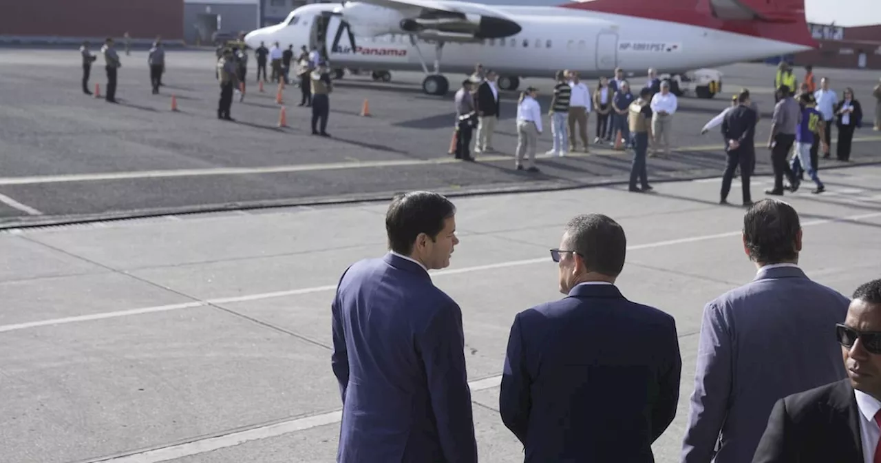 Officials Witness Repatriation Flight for Colombian Citizens from Panama