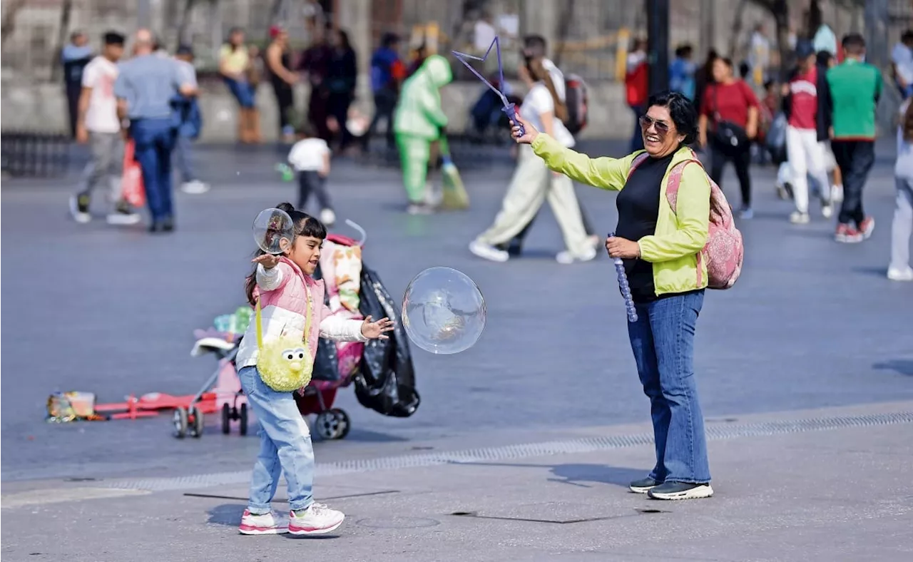 Capitalinos disfrutan del primer día de asueto del año