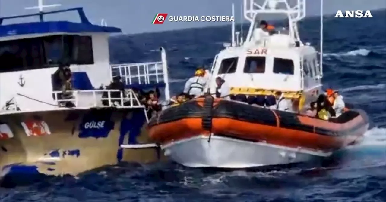 Guardia Costiera Salva 130 Migranti al Largo di Crotone