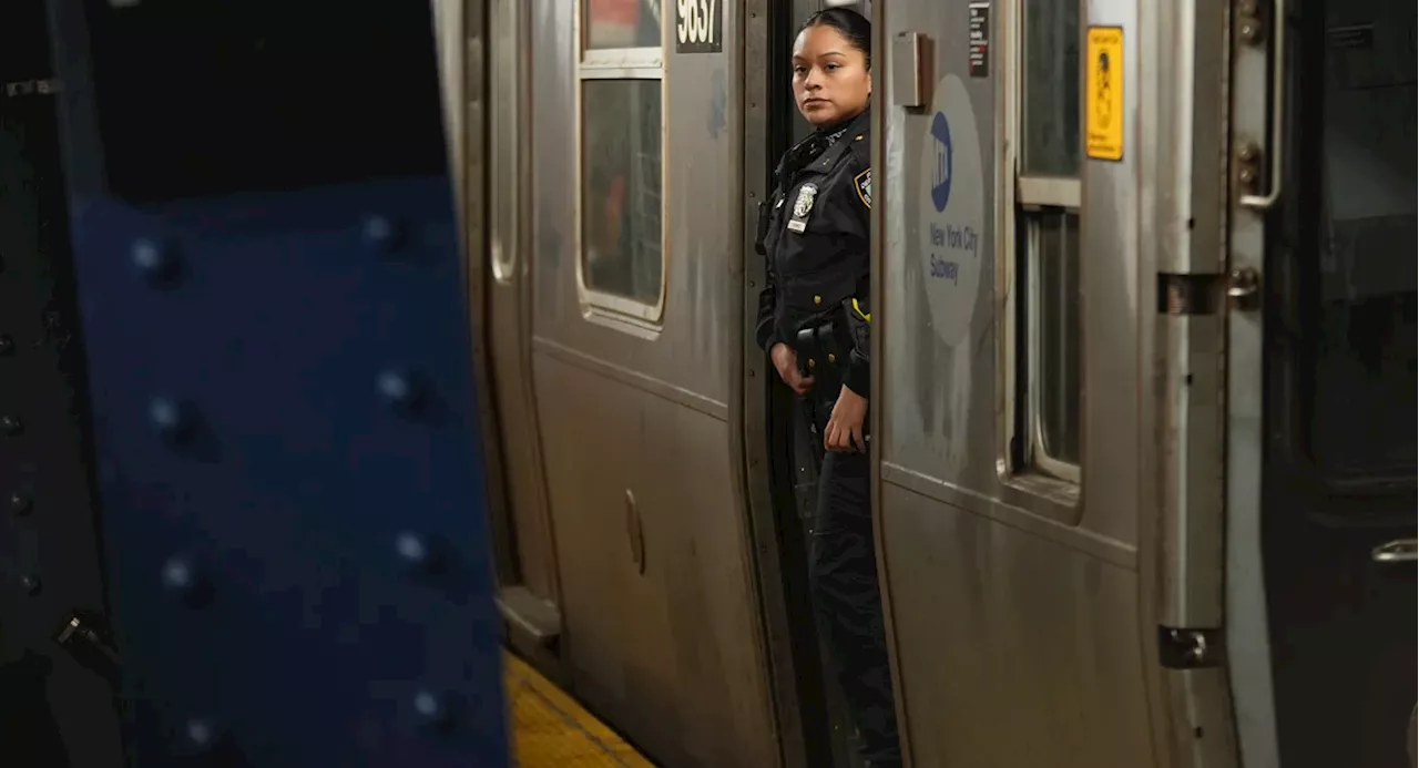 Three-Quarters of New Yorkers Support Subway Police Plan