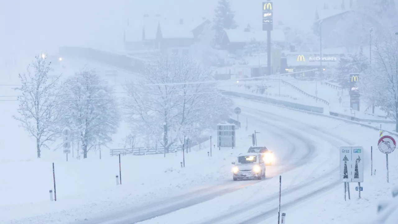 Wettervorhersage: Sonnenschein und Schneeflocken