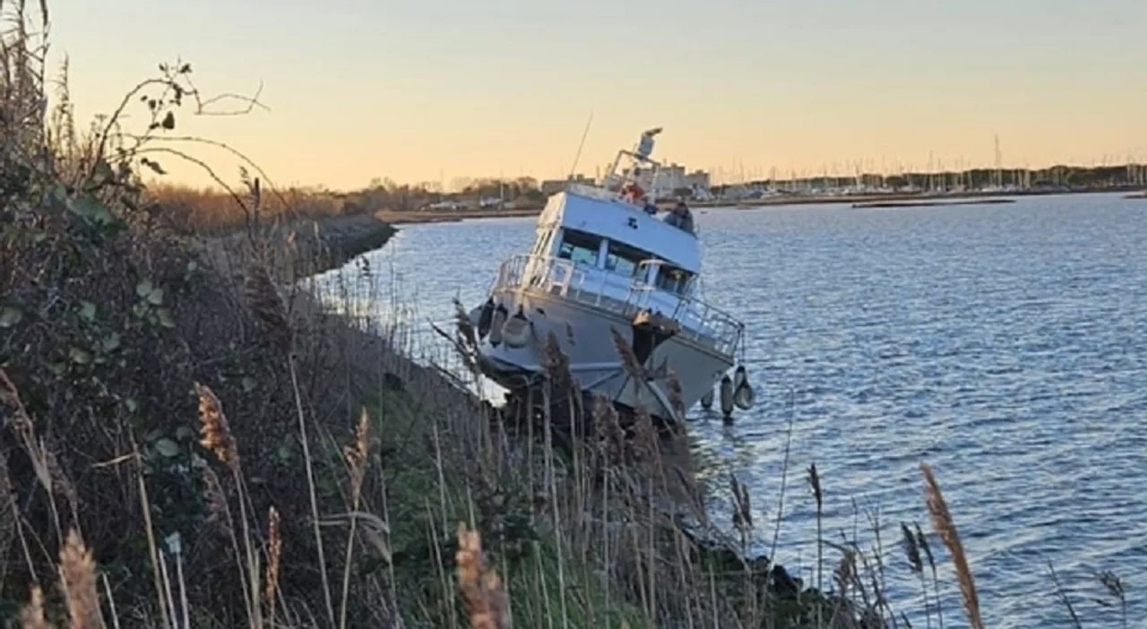 Incagliamento ad Aprilia Marittima: Tedesco Rifiuta Soccorso per Paura di Furti