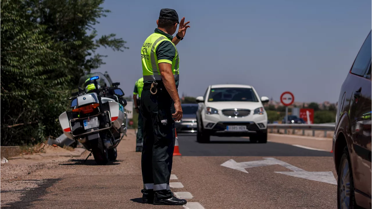 Días contados para los grupos que avisan de controles de Tráfico: los conductores gallegos temen ser multados