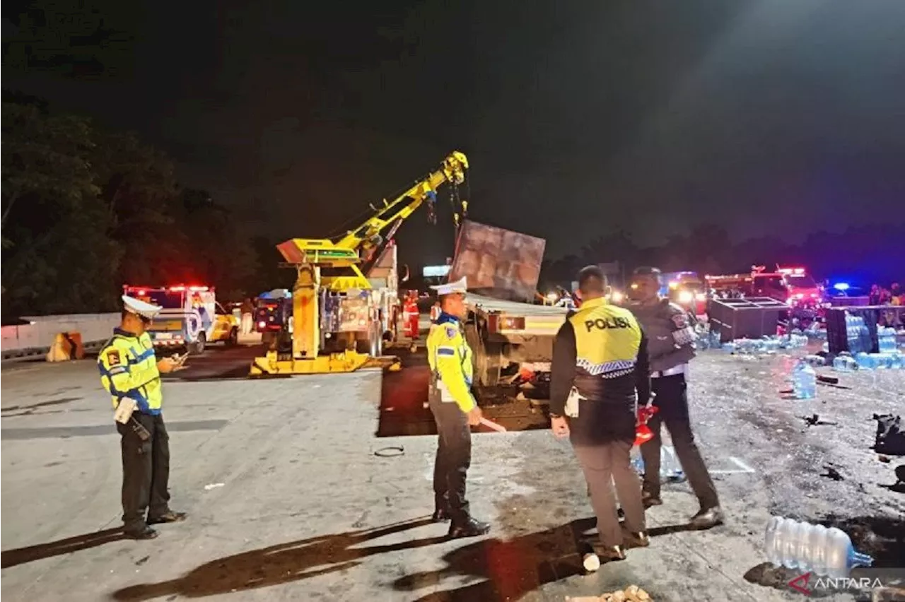 Kecelakaan Maut di Gerbang Tol Ciawi Bogor: 8 Meninggal Dunia, 11 Luka-Luka