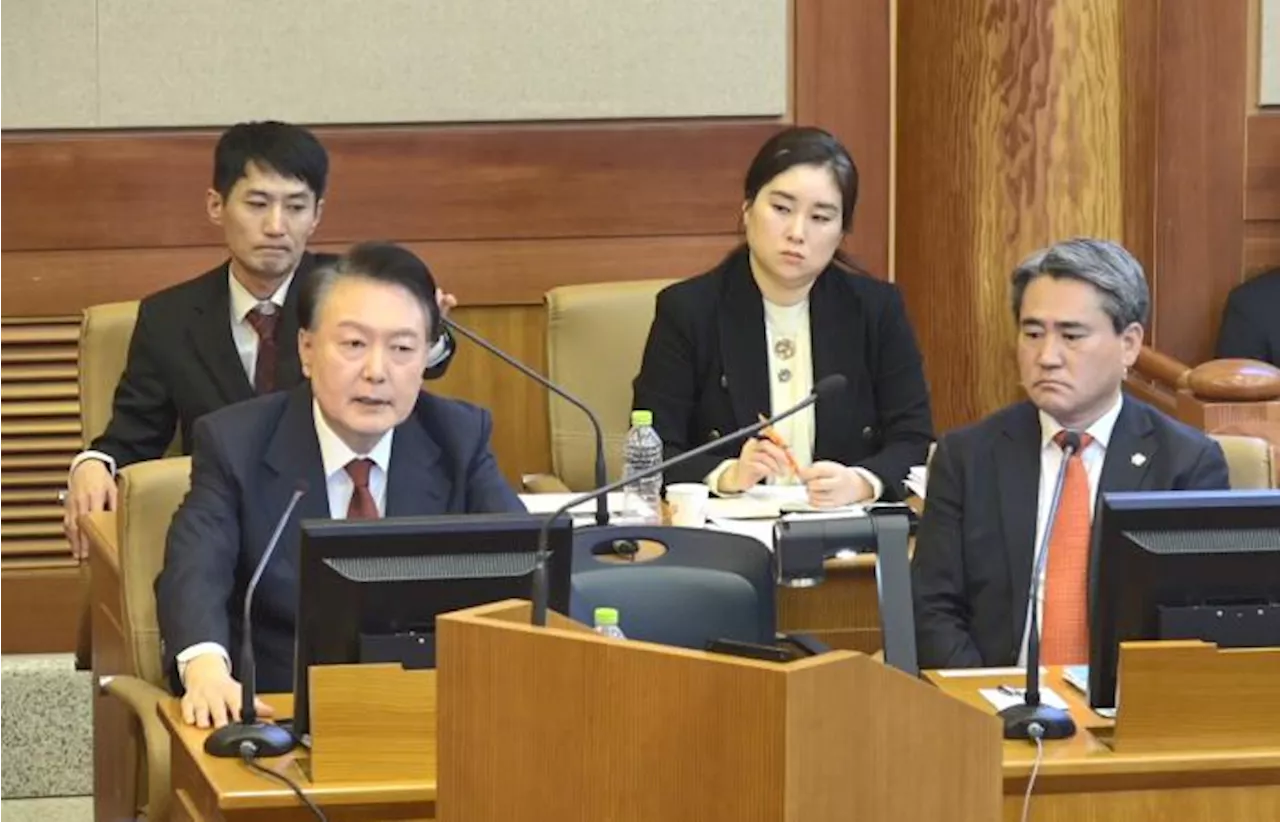 탄핵심판 변론, 윤석열 대통령은 적극적인 참여보다 조용한 분위기