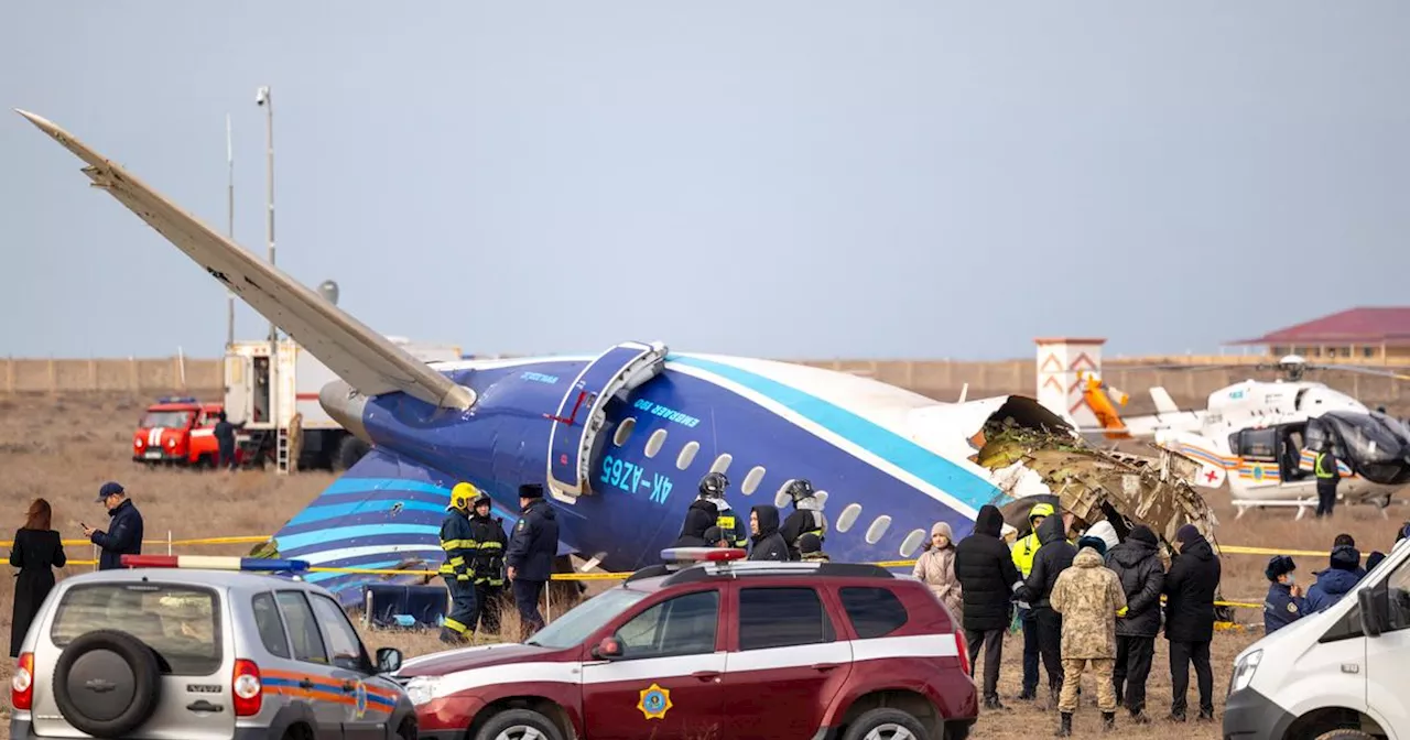 L'avion d'Azerbaïdjan a probablement été endommagé par des «objets étrangers»