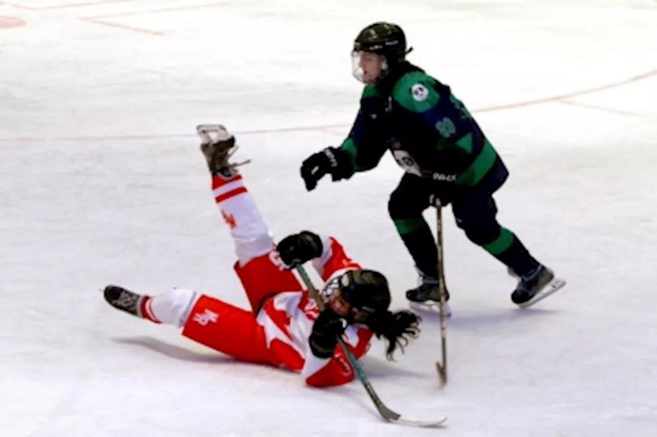 Iranian Women's Ice Hockey Team Defeats Philippines in Asia and Oceania Cup