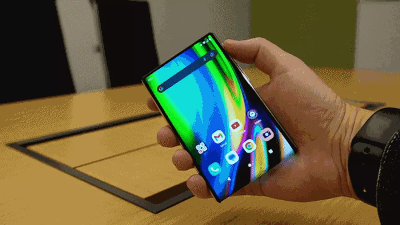 Motorola Rizr: En rullbar skärm som försvann
