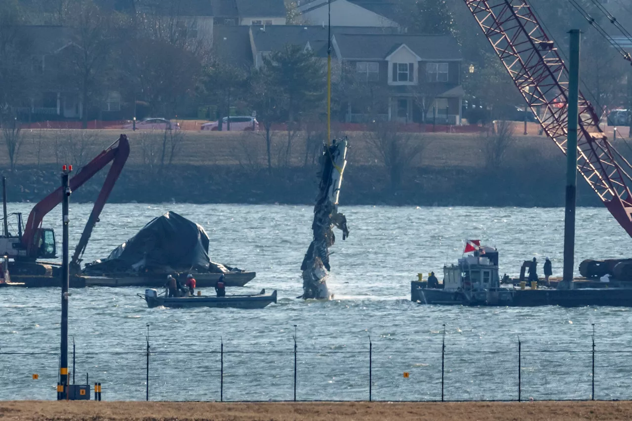 Recovery Efforts Continue After Deadly Mid-Air Crash in Washington, D.C.