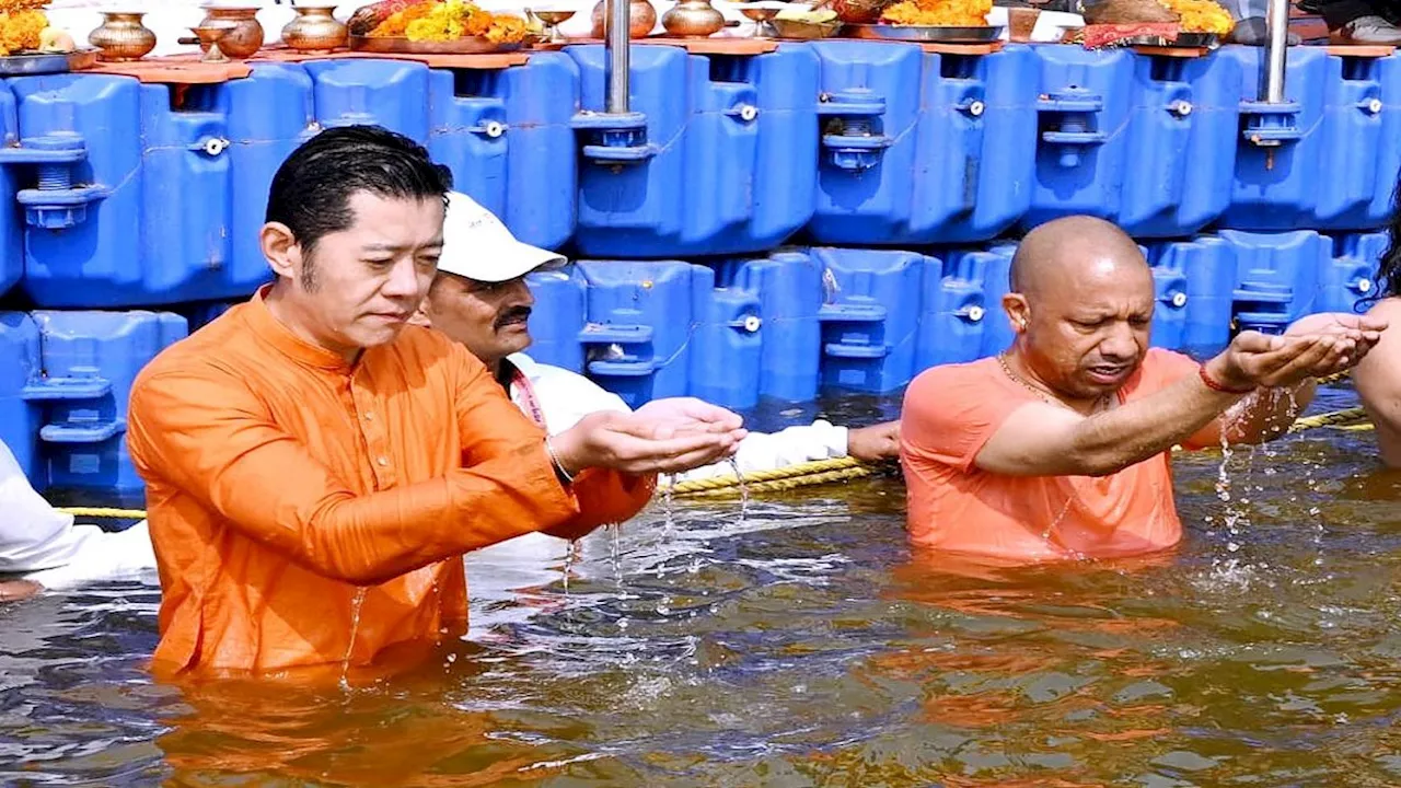 Maha Kumbh 2025: महाकुंभ में पहुंचे भूटान नरेश जिग्मे खेसर नामग्याल वांगचुक, CM योगी के साथ संगम में लगाई डुबकी