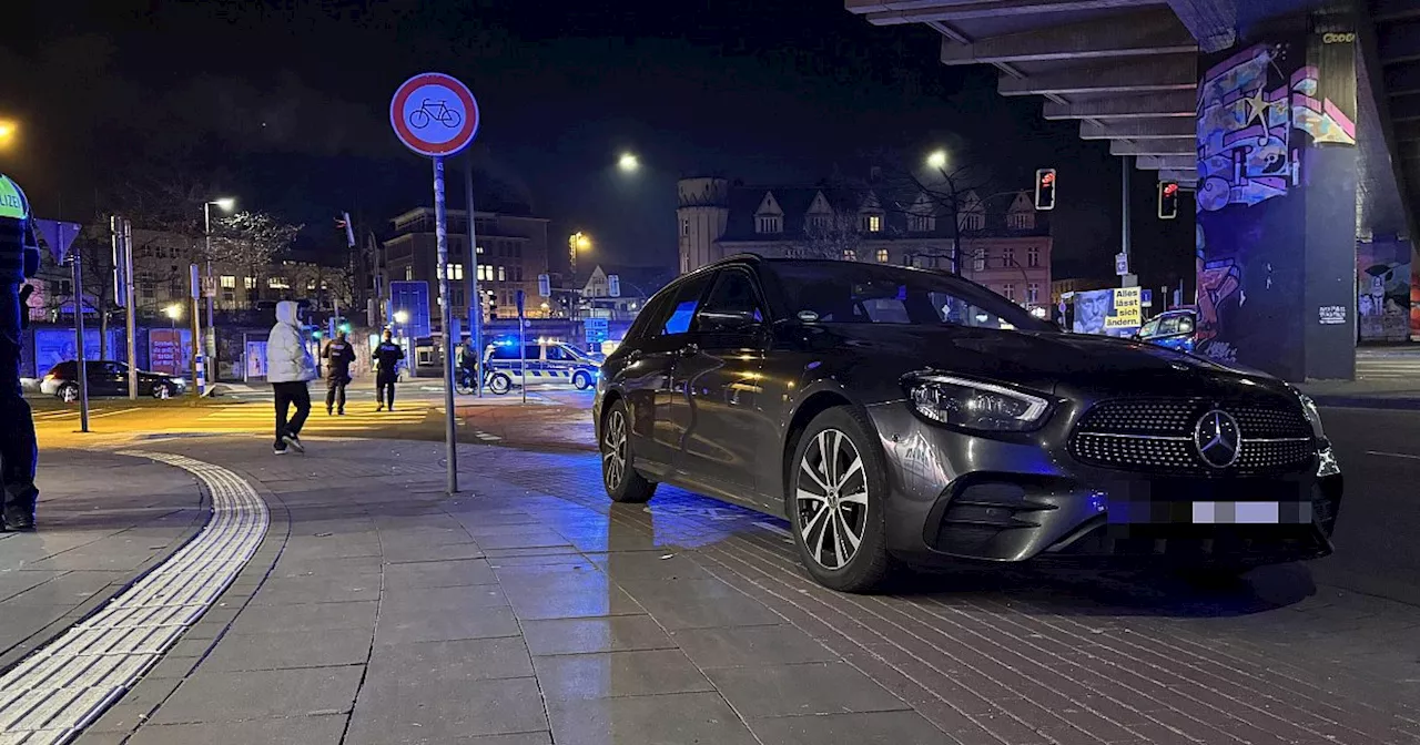 Schwerer Unfall in Bielefeld sorgt für Stau in der Innenstadt