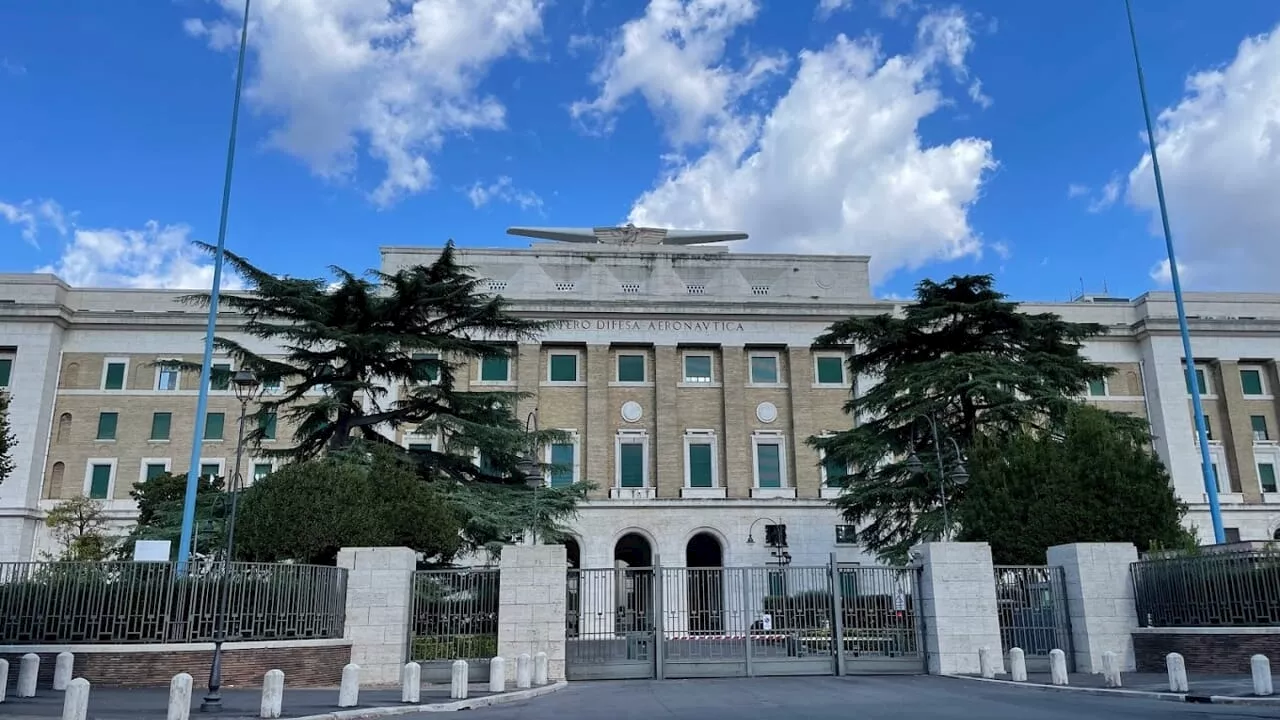 Sciopero al bar del Palazzo dell'Aeronautica: stipendi non pagati da due mesi