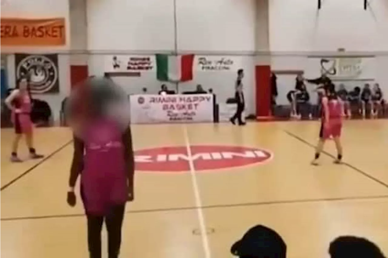 Rimini, dagli spalti insulti razzisti durante la partita di basket giovanile