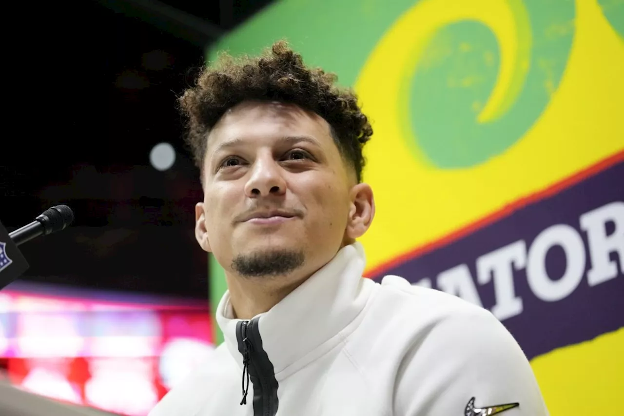 Mahomes, Kelce Lead Chiefs Through Super Bowl Opening Night Media Frenzy