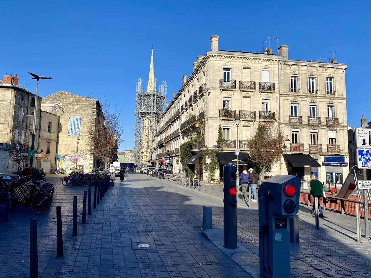 Extension du Secteur Piéton à Bordeaux : Satisfaction des Flâneurs, Inquiétudes des Riverains et des Commerçants