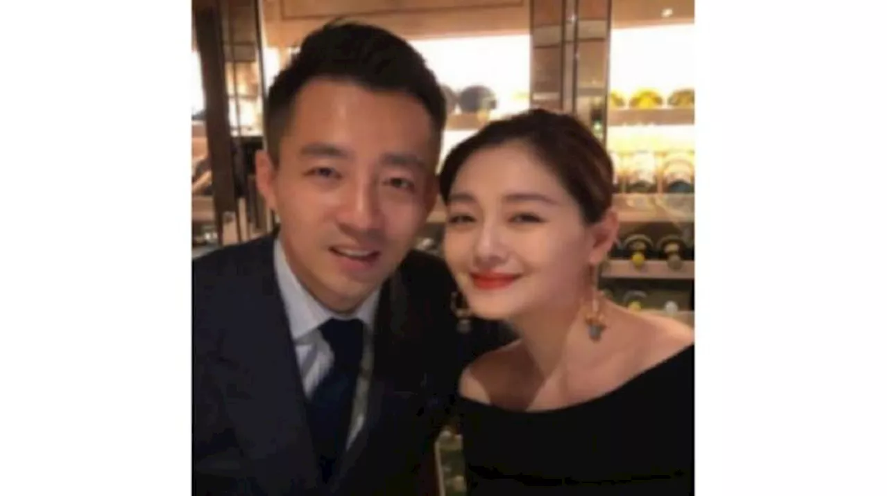 Tiba di Taiwan dengan Mata Sembap, Wang Xiaofei, Mantan Suami Barbie Hsu Ikut Berkabung