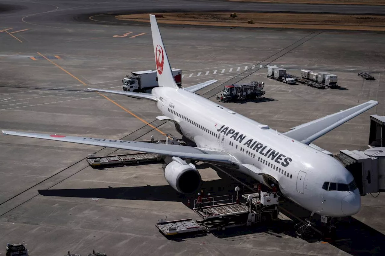 Two Former Japan Airlines Pilots Suspended for Excessive Drinking and Lying