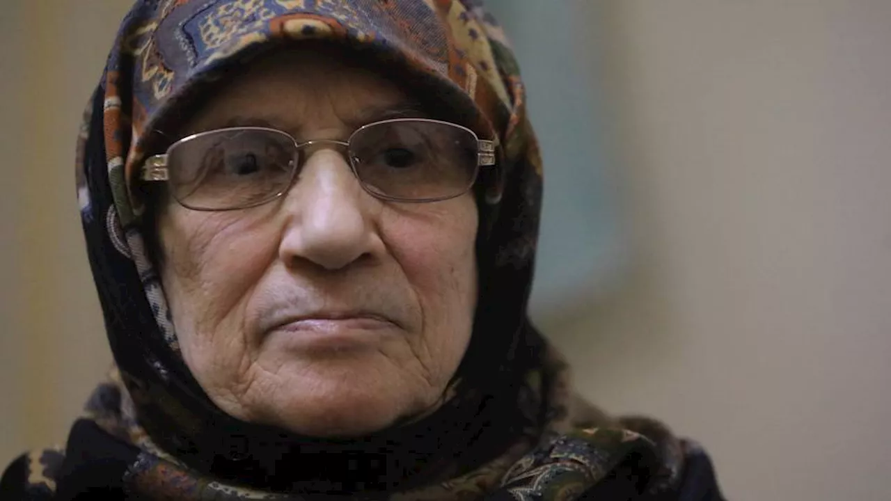 أم ناجية من مجزرة حماة.. كان عليَّ الاختيار بين التضحية بابنٍ لإنقاذ الآخر