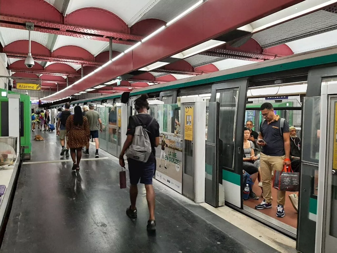 Incident sur la ligne 1 du métro à Paris : Perturbations de circulation