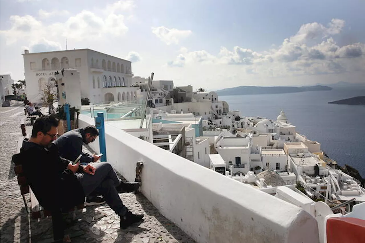 Santorini in Terremoto: 9mila Sfollati e Terremoti Senza Fine