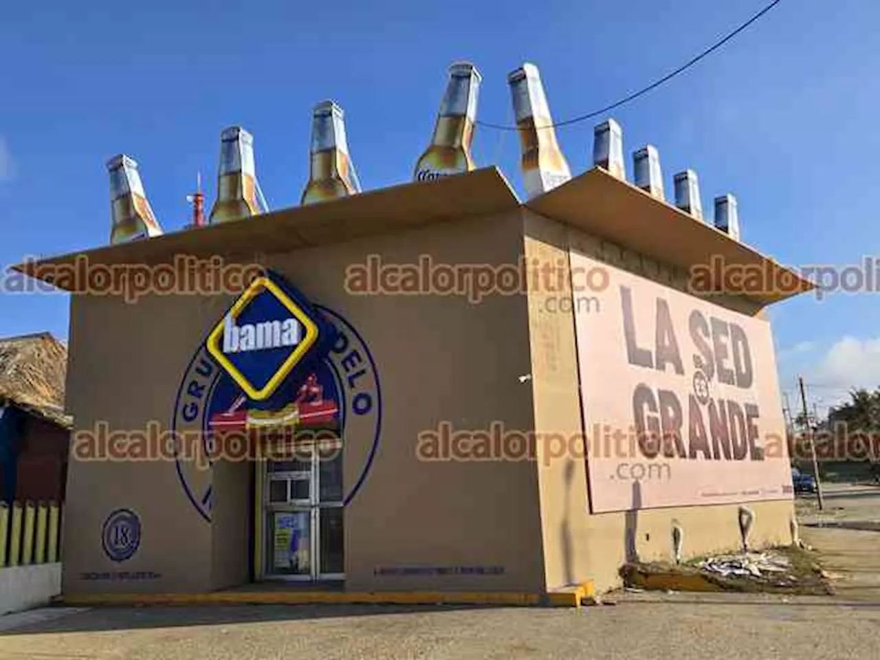 En Coatzacoalcos, tienda de conveniencia se convirtió en “megacartón de cervezas”