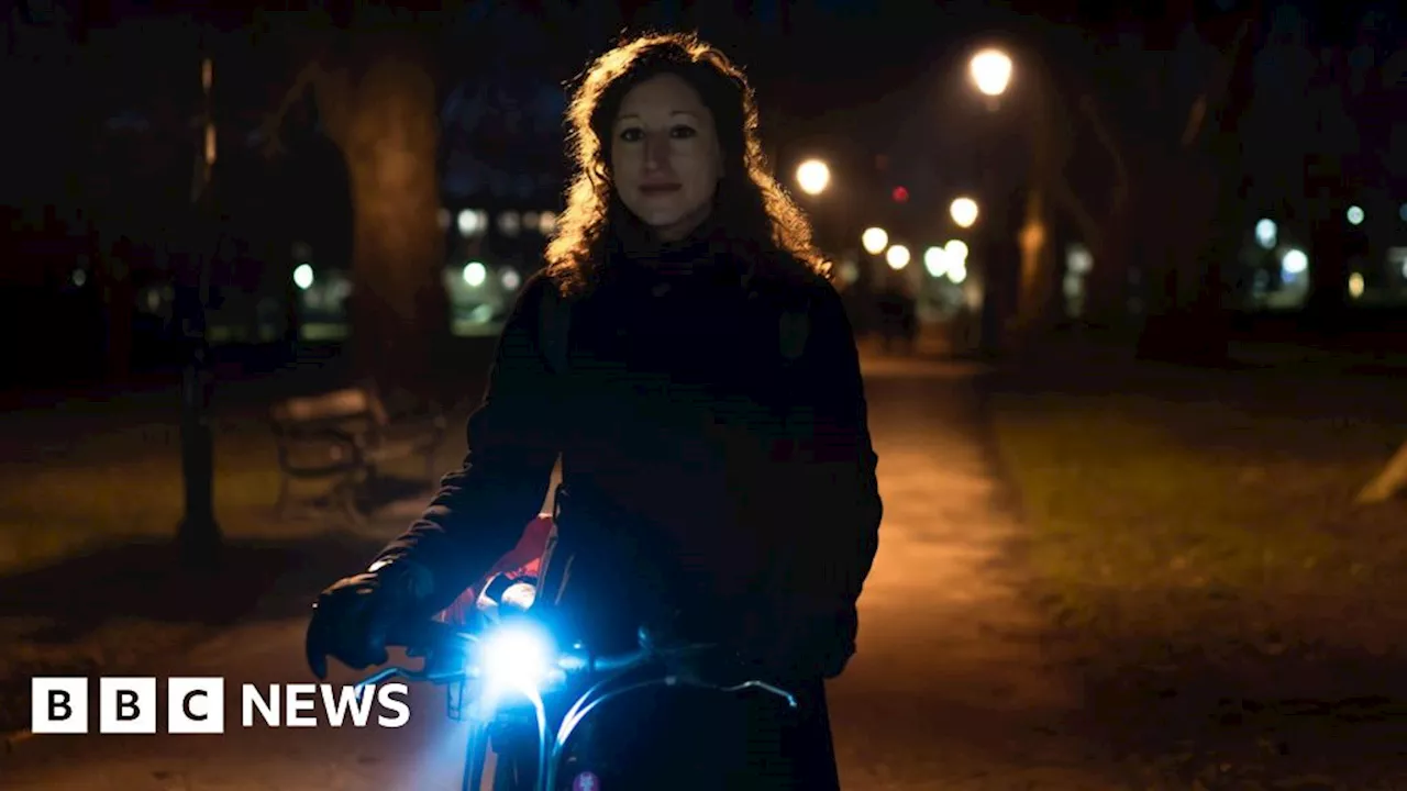 London Cycleways Leave Women Feeling Unsafe After Dark