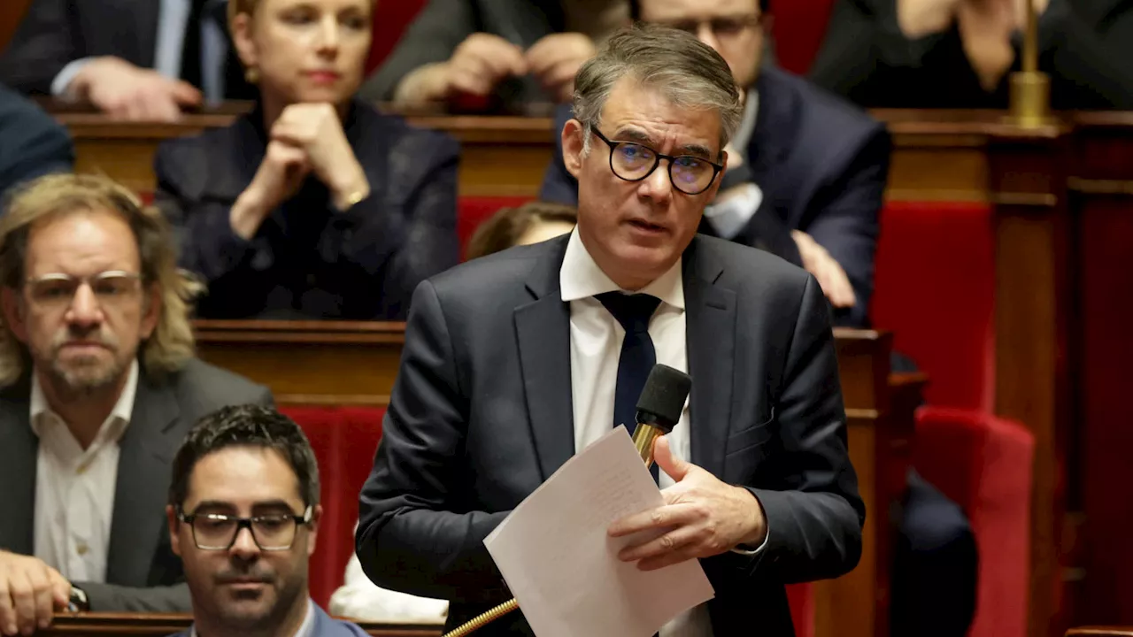 Parti socialiste refuse de voter la motion de censure contre le gouvernement Bayrou