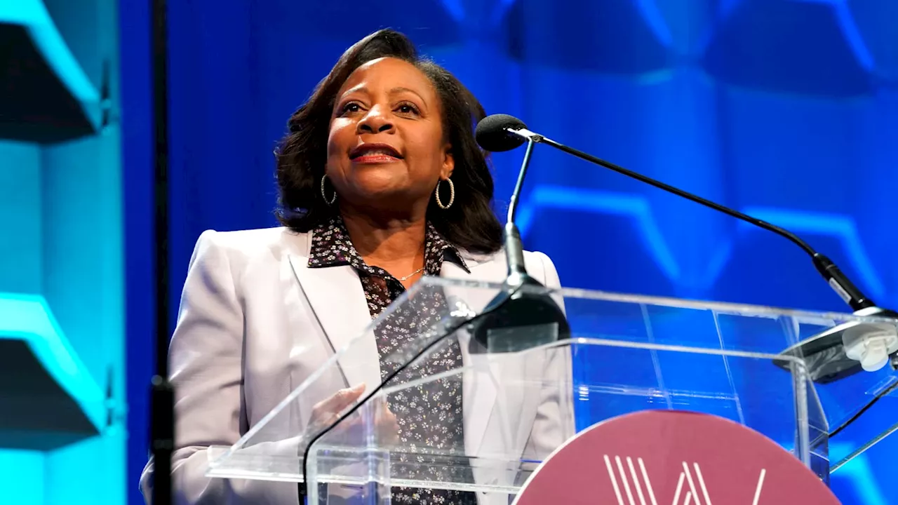 Salesforce picks board member Robin Washington to be its next finance and operating leader