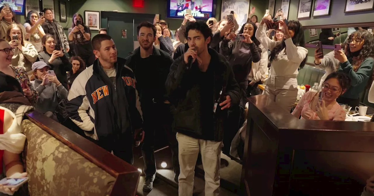 Jonas Brothers Surprise Fans at Toronto Bar Trivia Night