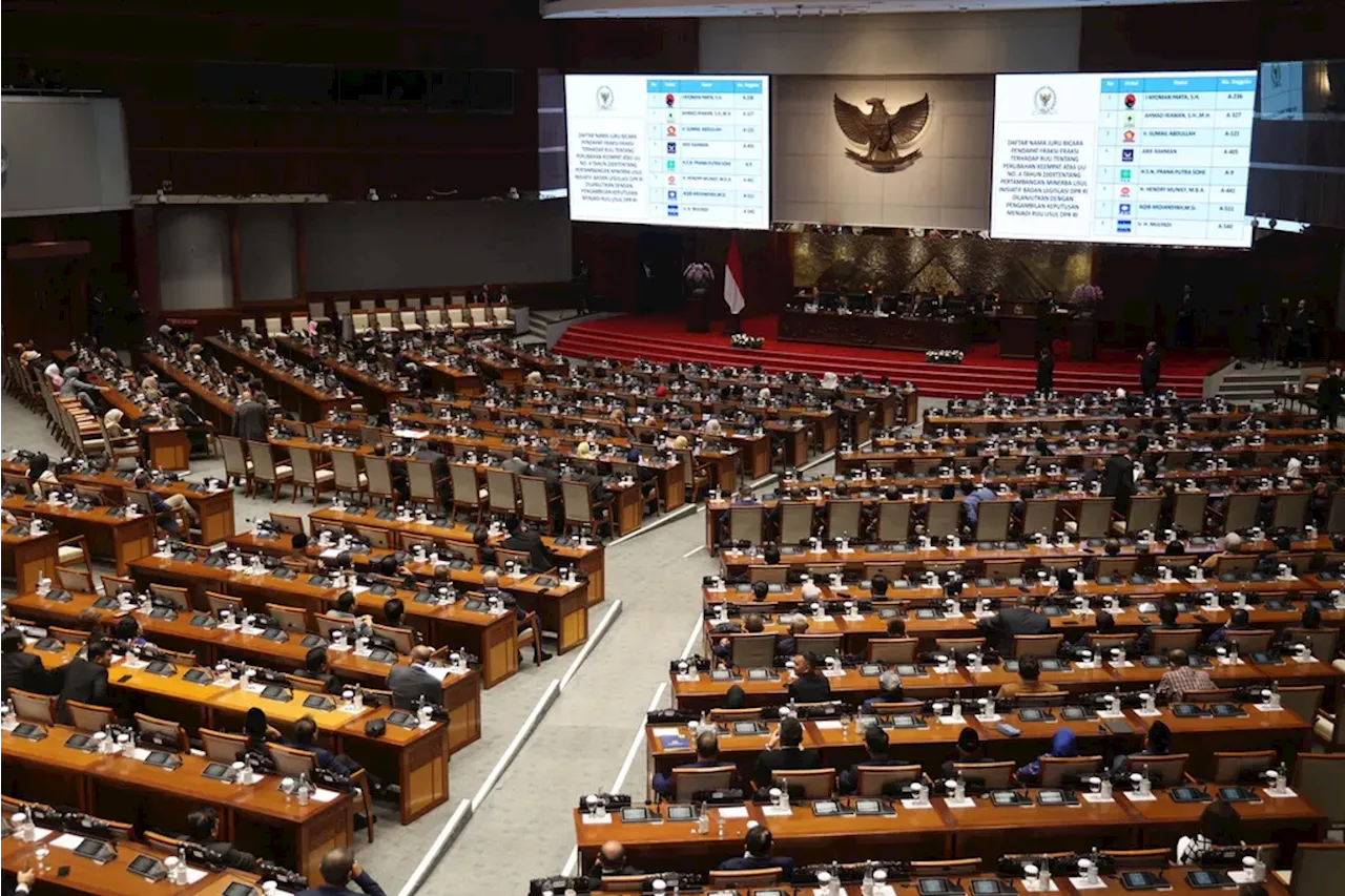 DPR Bisa ”Re-call” Pejabat Negara, Ketua MKMK: Rusak Negara Ini Bos...