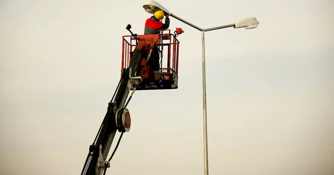 Thousands of Irish Street Lights Replaced After Turning Blue